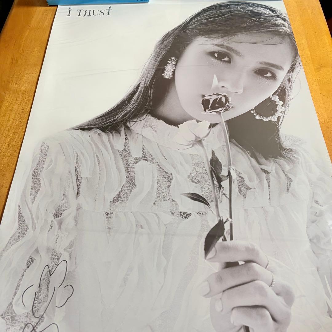 (G)I-DLE ミヨン 直筆サイン入りポスター