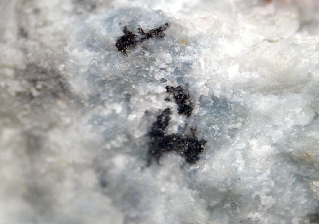 岡山県　大佐山ヒスイ　一部青　蓮華石　237g