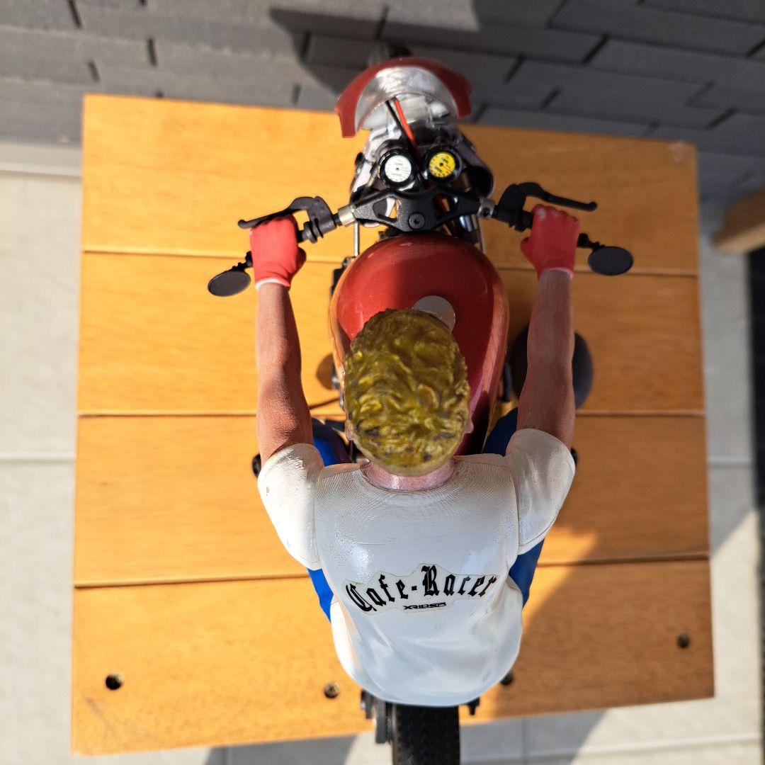 カフェレーサー 1/8スケール フィギュア付き