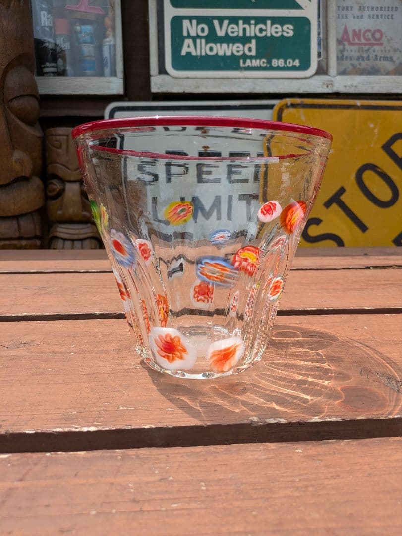 お洒落な花柄 赤縁 ガラス容器　インテリア