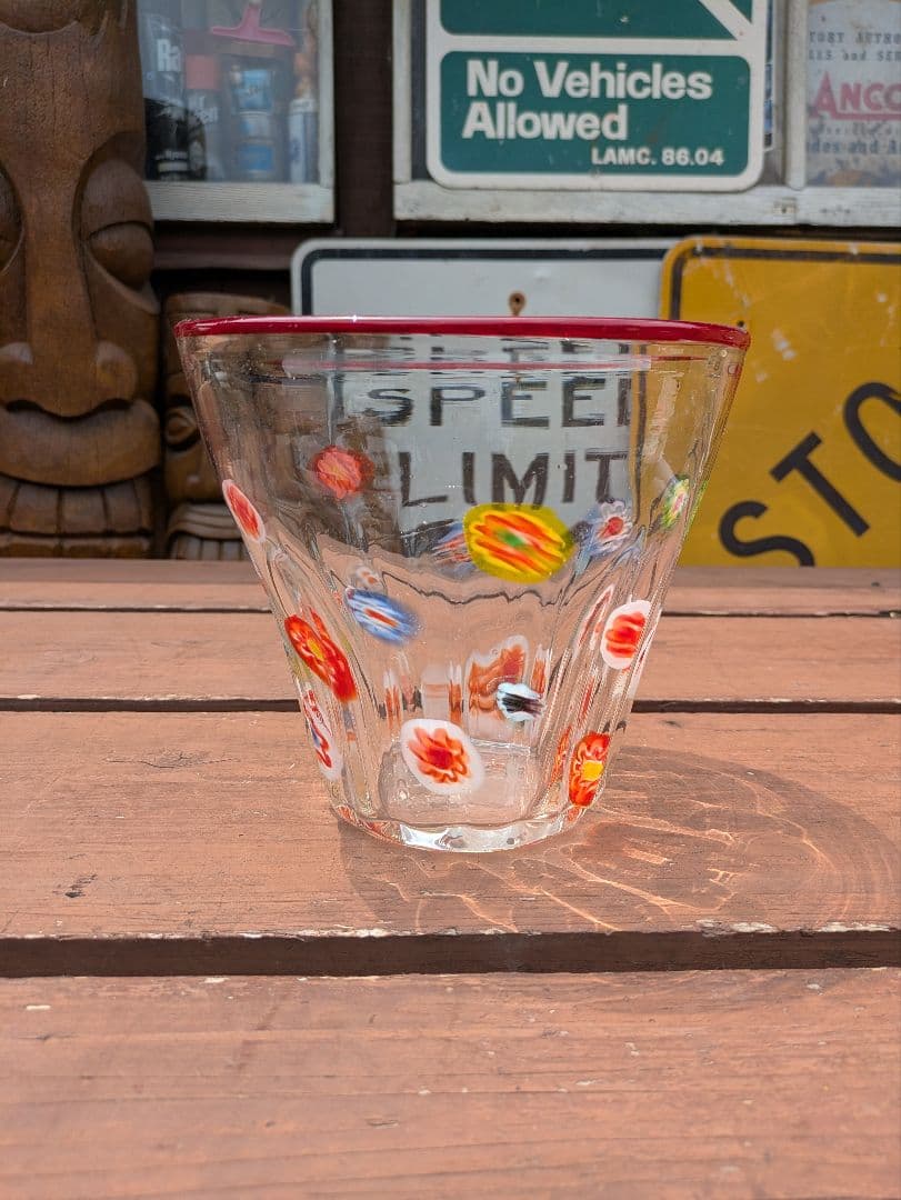 お洒落な花柄 赤縁 ガラス容器　インテリア