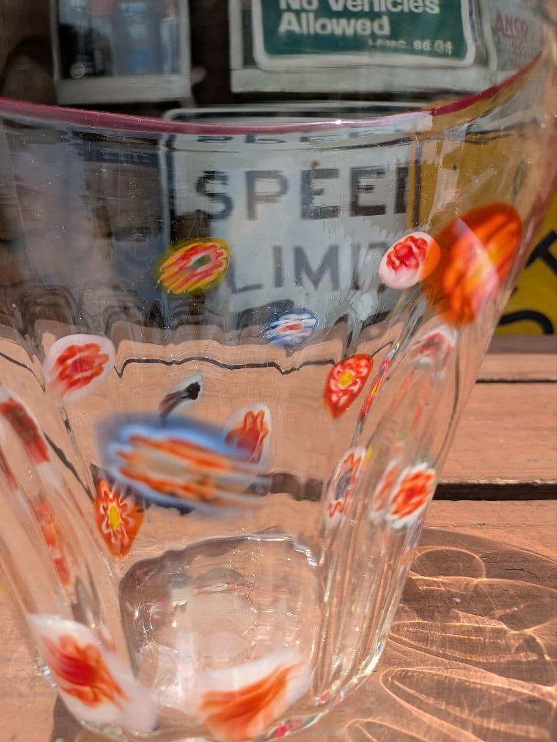 お洒落な花柄 赤縁 ガラス容器　インテリア