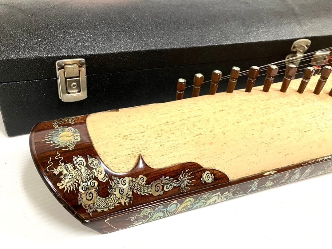 ベトナム民族楽器◆ダン・トラン◆17弦 螺鈿細工 替え弦／琴爪／ハードケース付