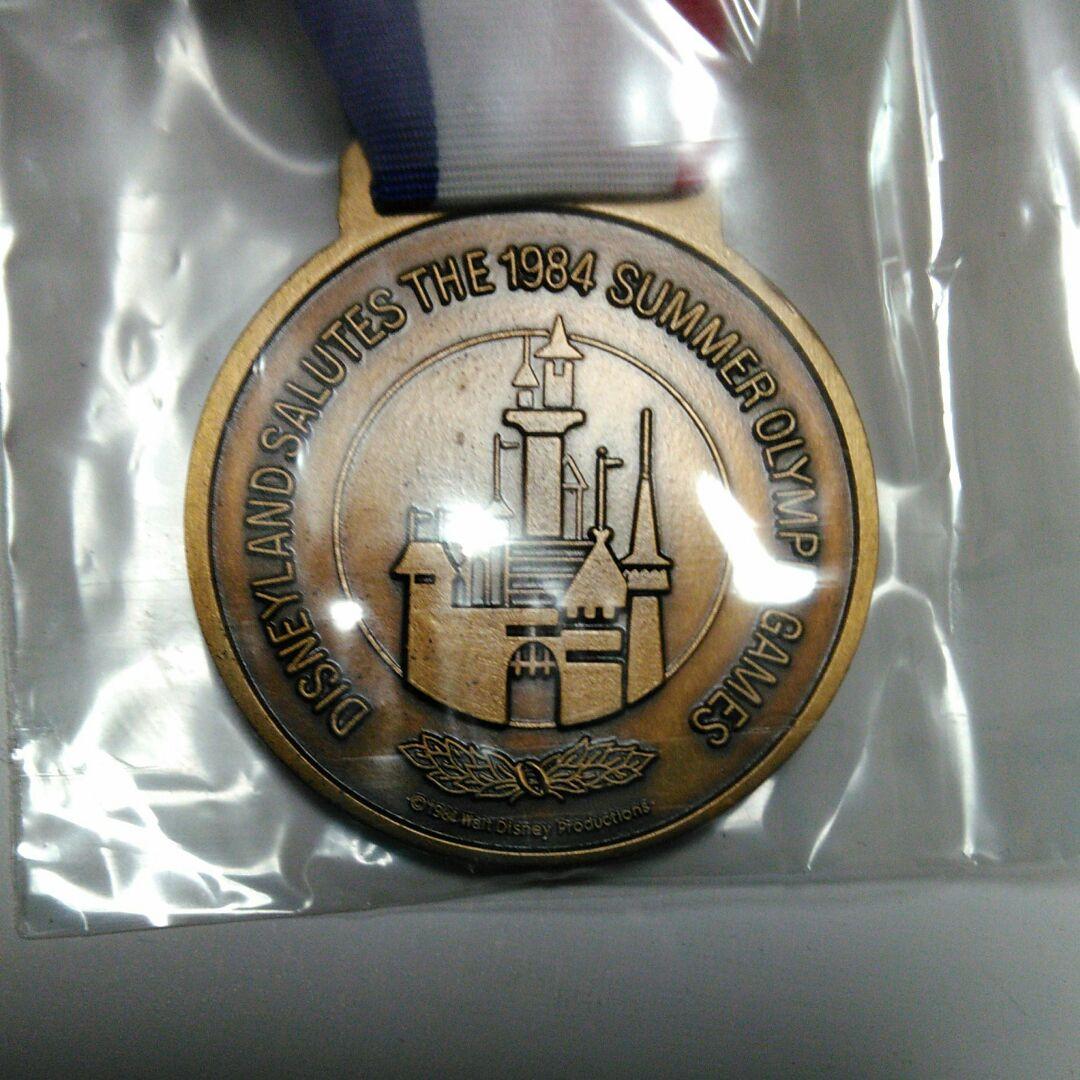 【超レア】アナハイム　ディズニーランド　ロサンゼルスオリンピック記念パスポート