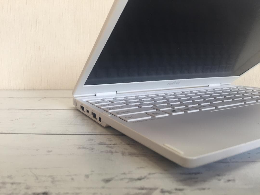 富士通 MH35/D2 13.3型/SSD/Office2024/Win11