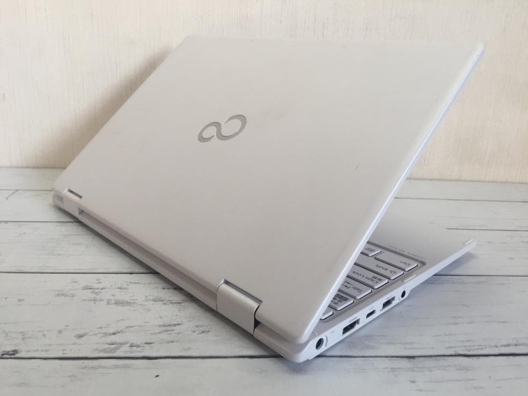 富士通 MH35/D2 13.3型/SSD/Office2024/Win11