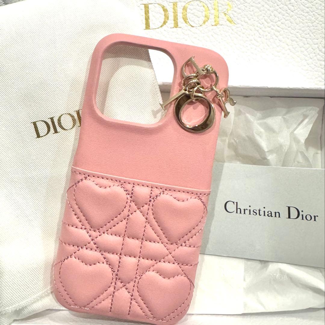 Dior ピンク iPhoneケース ディオール ハートキルティング 15pro