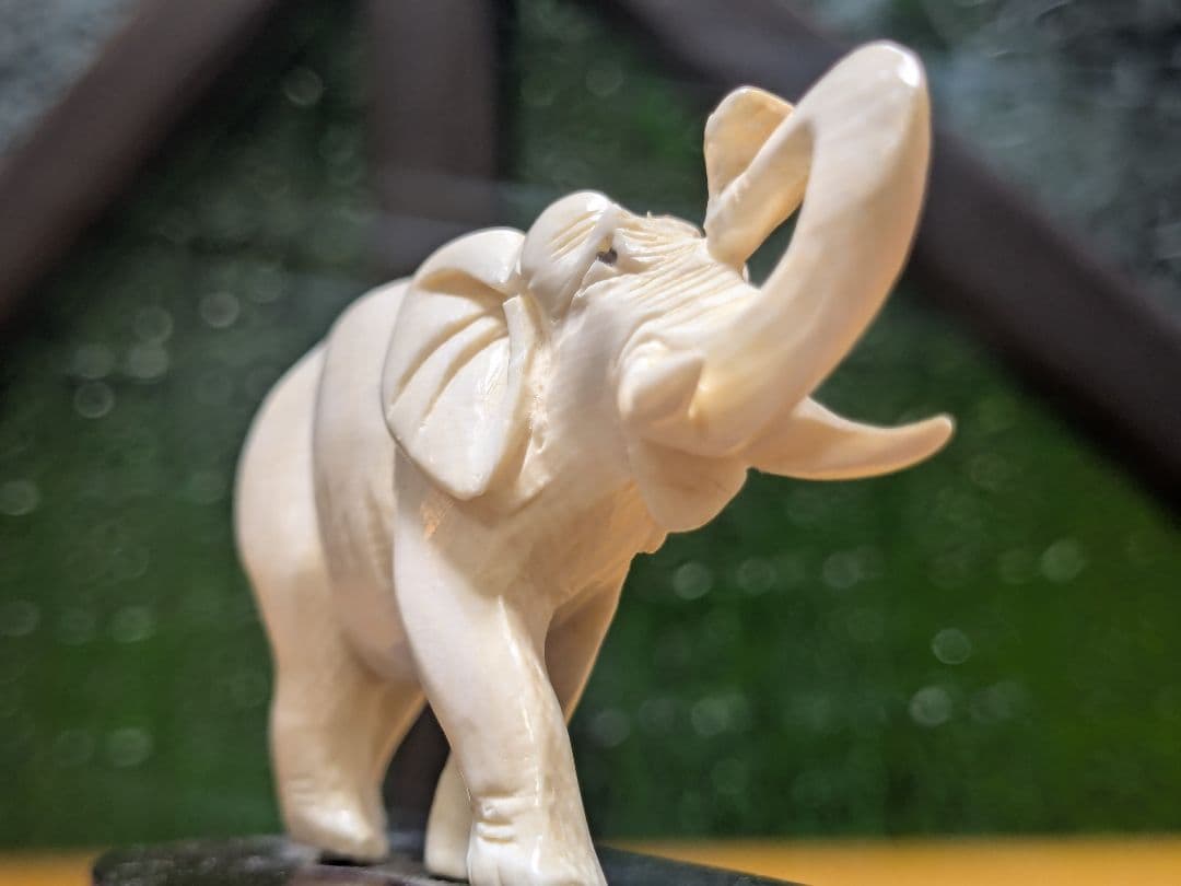 アンティーク 置物 オブジェ象の彫刻 オーナメント象牙風
