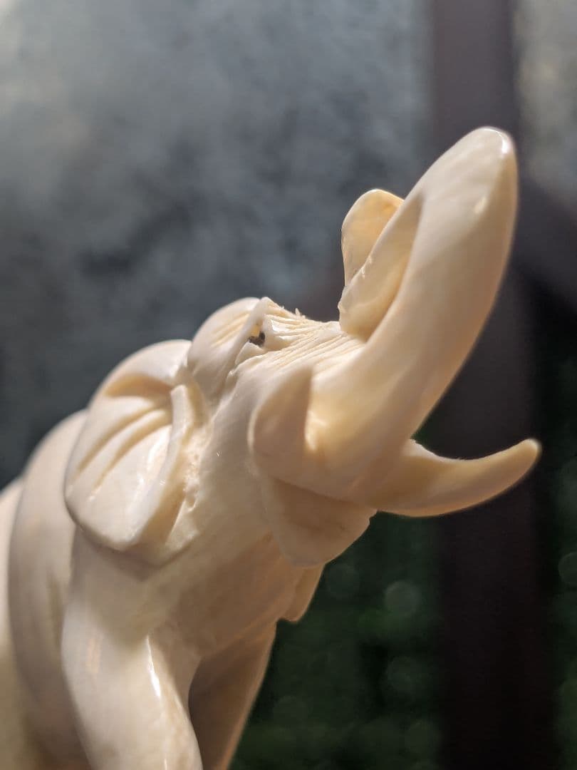 アンティーク 置物 オブジェ象の彫刻 オーナメント象牙風