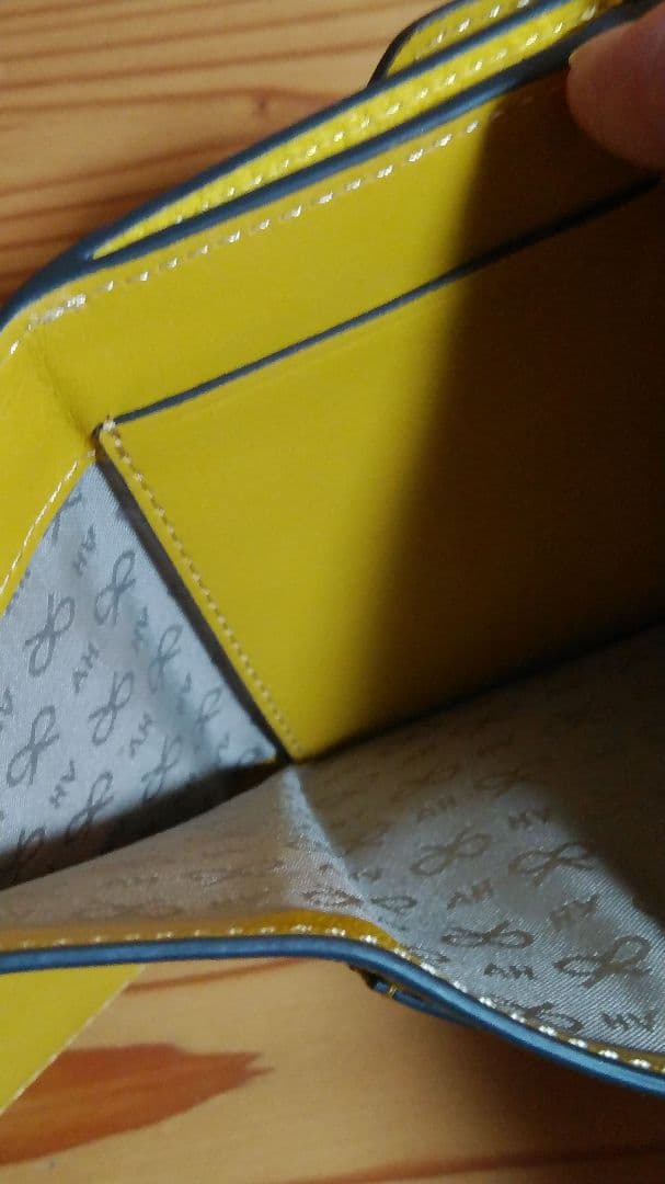 【本日限定価格！】ANYA HINDMARCH三つ折り財布大人気ザニー