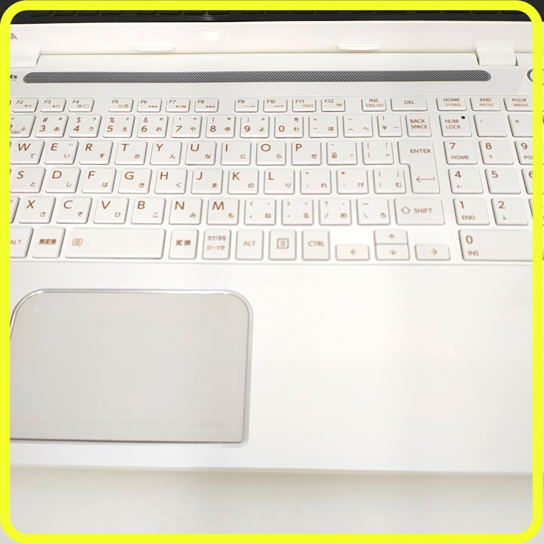 白　新品SSD256⭐️windows11　ノートパソコン　office　720