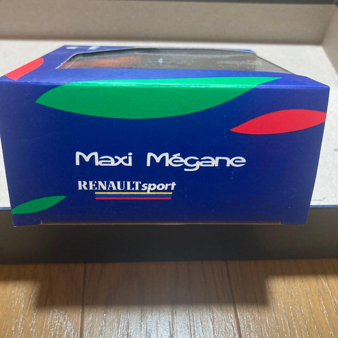 新品 ルノー マキシ メガーヌ ダイキャスト ミニカー 1996 1/43