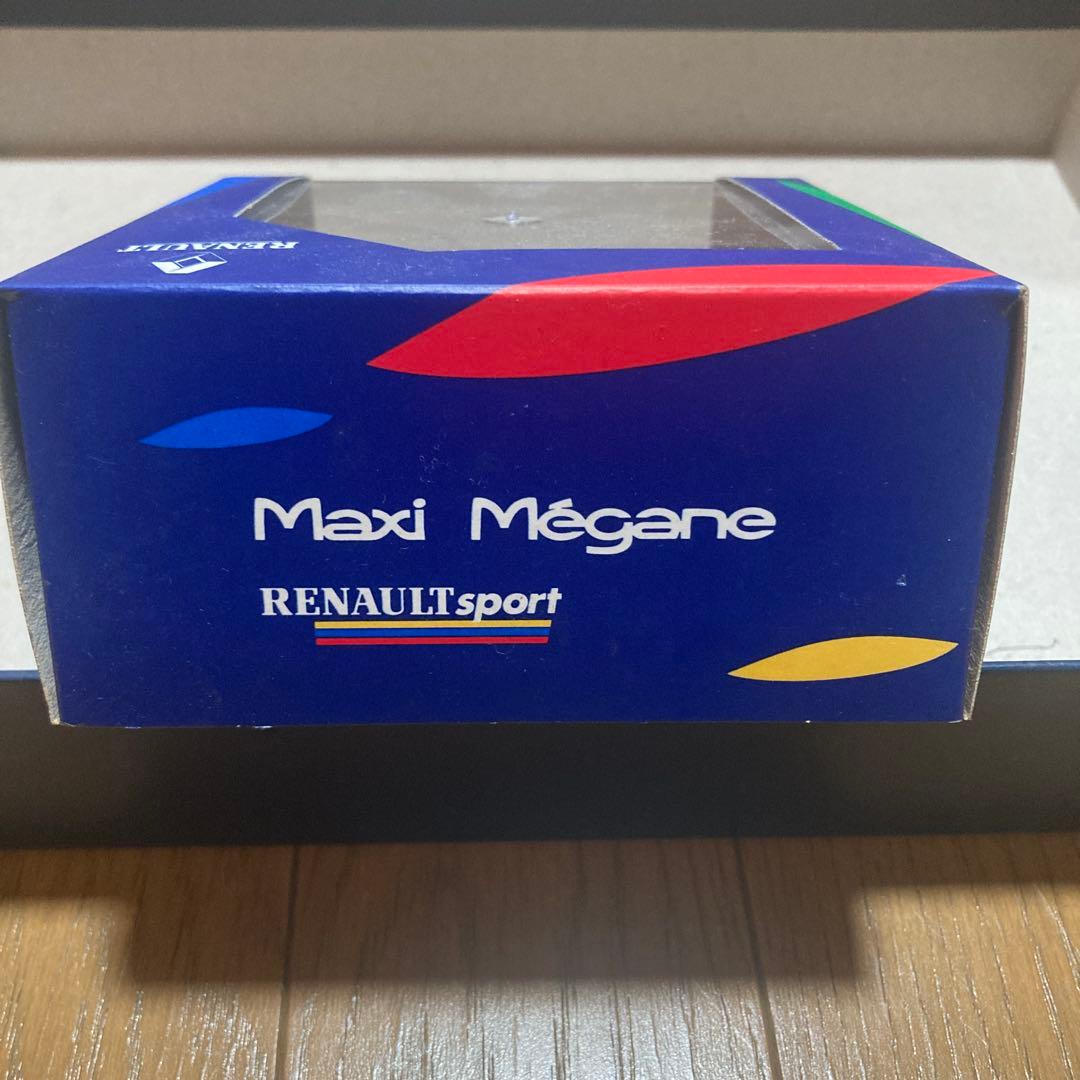 新品 ルノー マキシ メガーヌ ダイキャスト ミニカー 1996 1/43