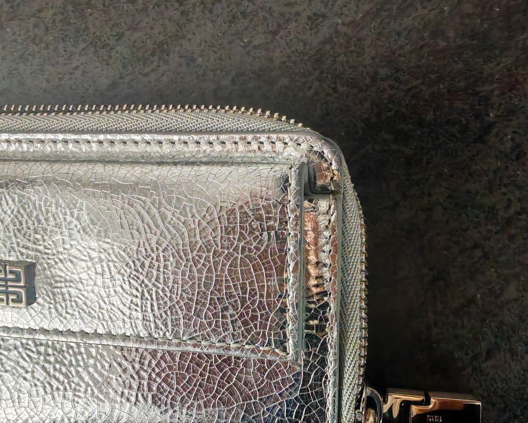 GIVENCHY 4G ジップ付きカードホルダー(ミニ財布)