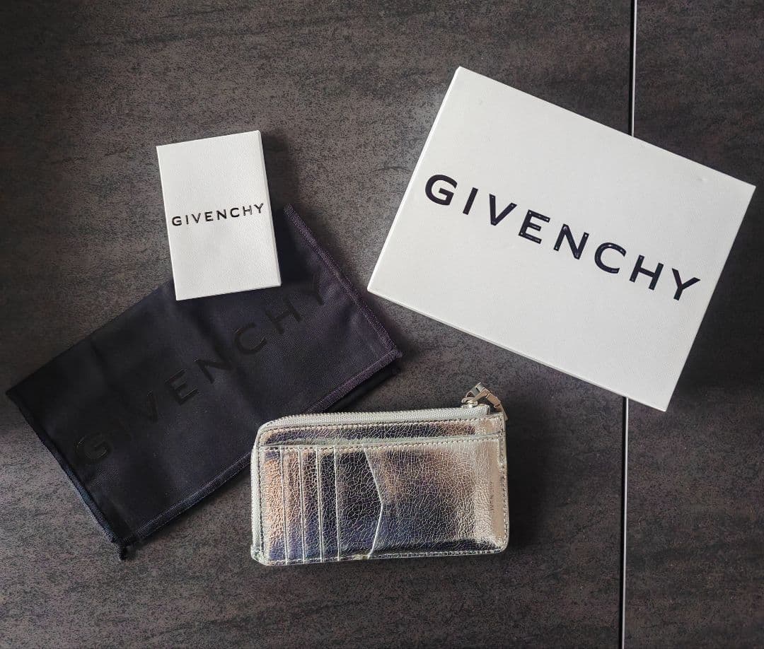 GIVENCHY 4G ジップ付きカードホルダー(ミニ財布)