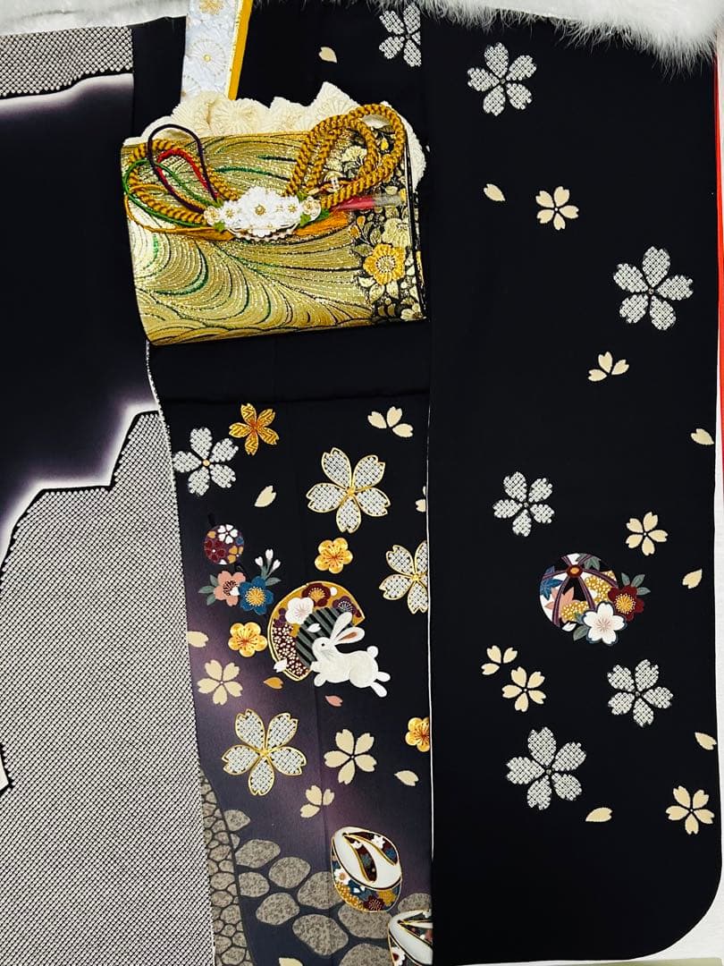 可愛いうさぎの刺繍と金駒刺繍のシックで貴賓溢れる振袖25点フルセット