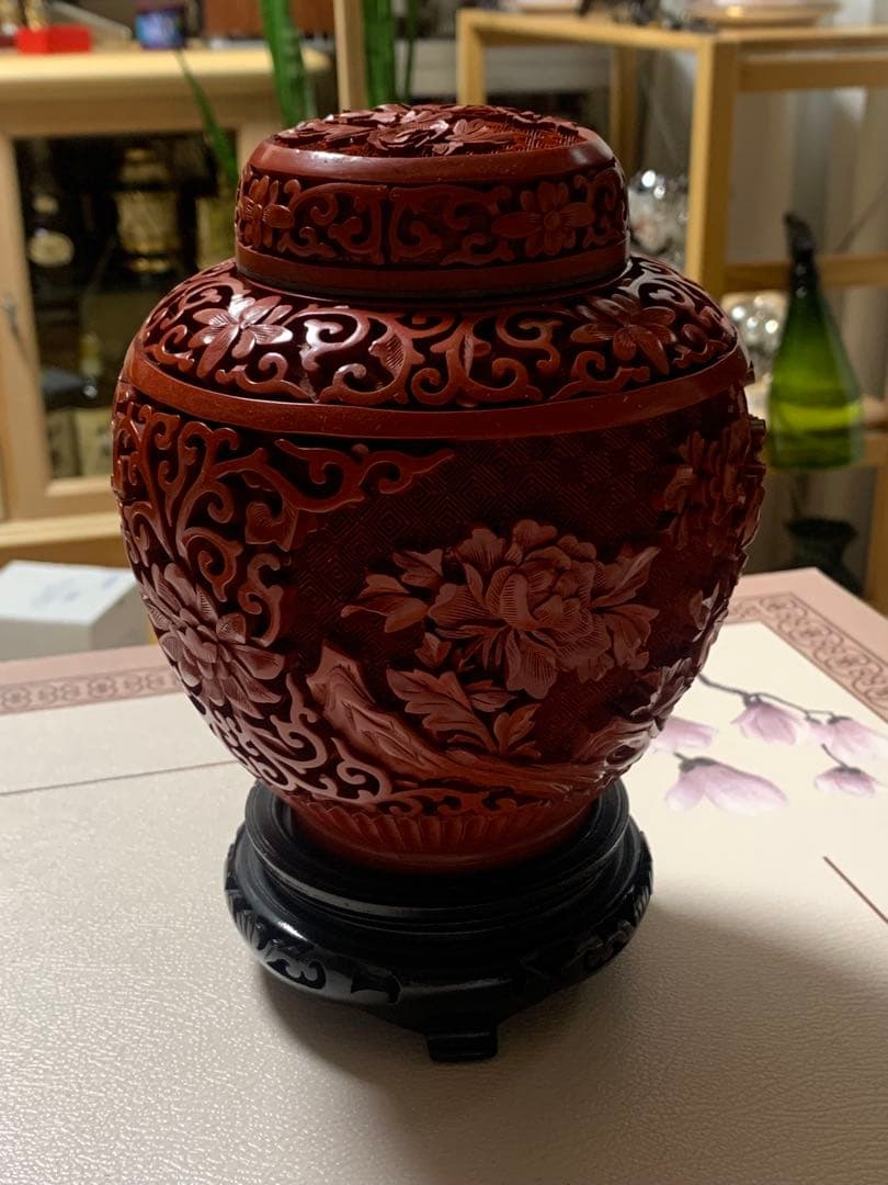 値下げ中国堆朱赤色漆器 花模様の茶箱容器高さ台込み18cm