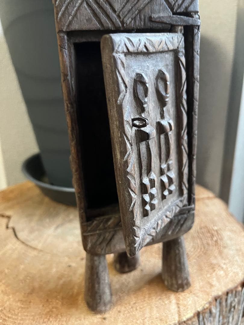 ドゴン族　薬箱　アフリカンアート 木製彫刻