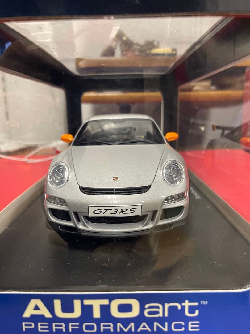 オートアート　ポルシェ997 GR3 RS