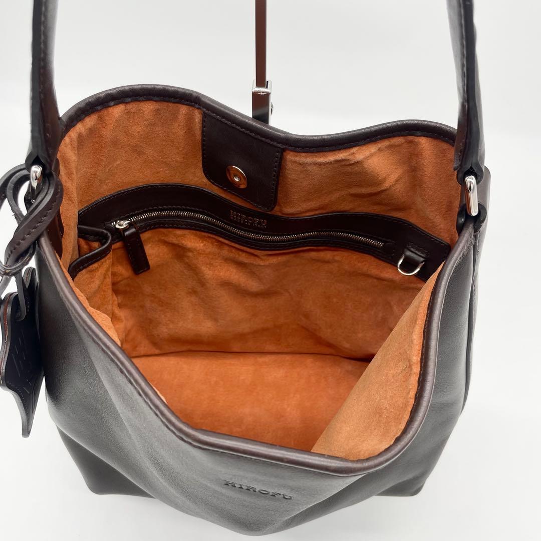 美品　HIROFU ワンショルダーバッグ　レザー　ブラウン　チャーム付