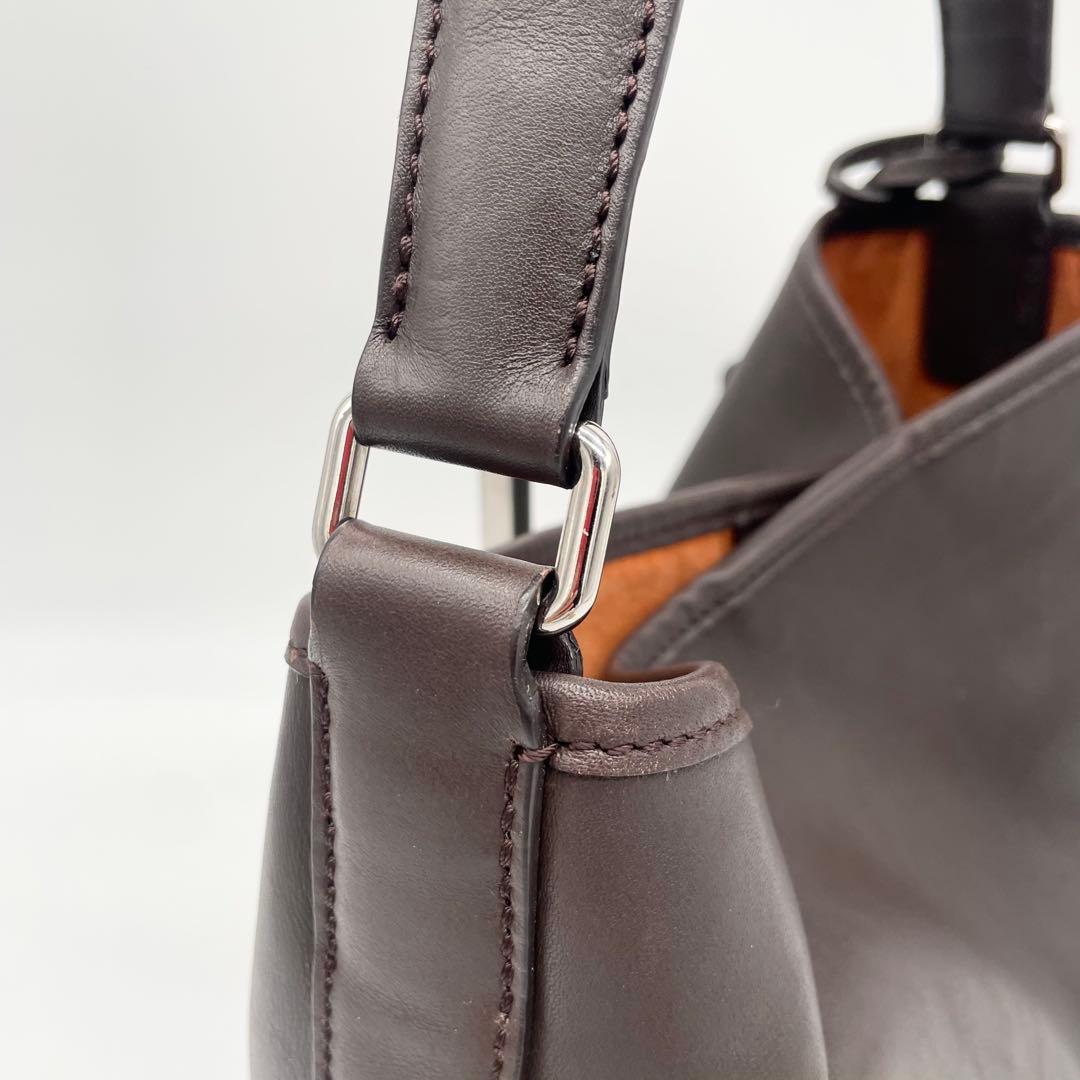 美品　HIROFU ワンショルダーバッグ　レザー　ブラウン　チャーム付