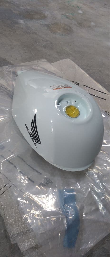 ホンダ レブル250 タンク　ホワイトパール
