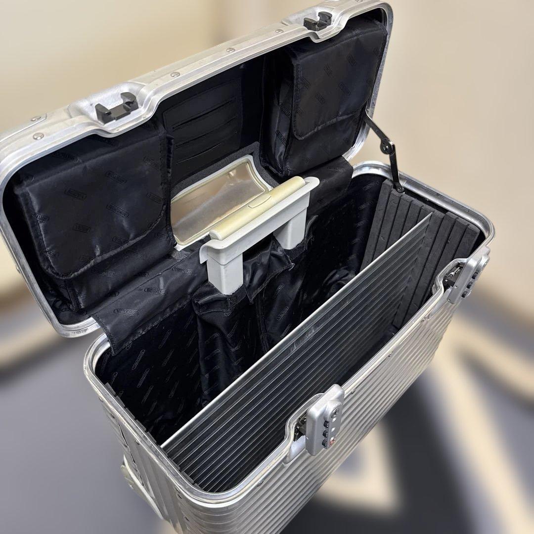 リモア パイロット シルバー アルミ キャリーケース