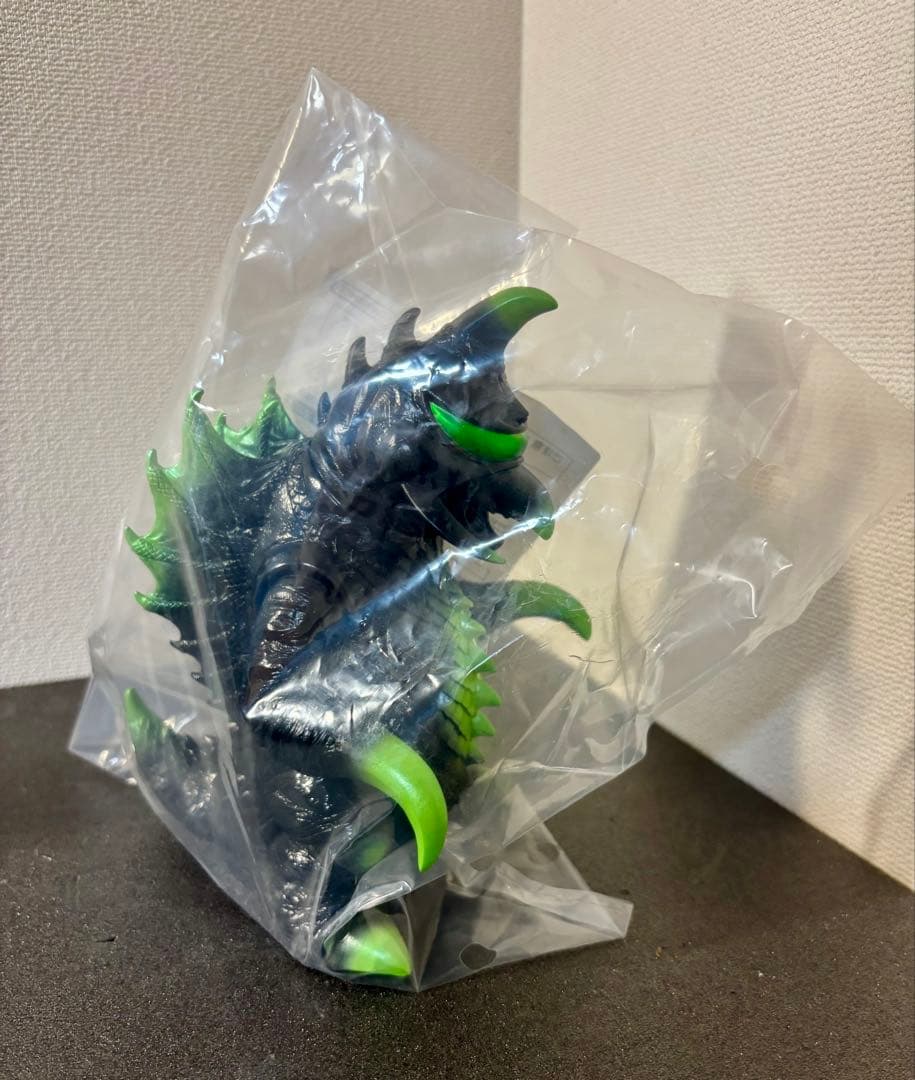 ガイガン　ファンタジートイズ ソフビ　フィギュア　ジャングルグリーン　ゴジラ