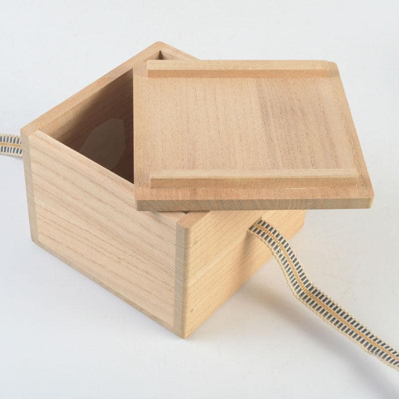 茶道具　塗師　安田春仁作　老松茶入　仕覆付　共箱　V　9691