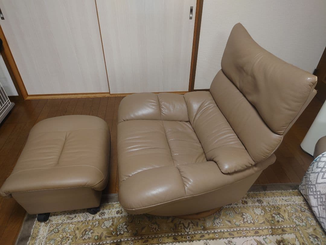 【dondon】ベージュリクライニングチェア ・オットマン