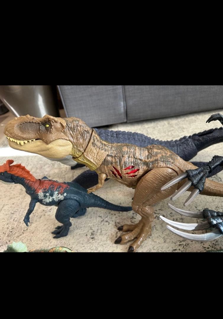 恐竜フィギュアセット 13体　マテル