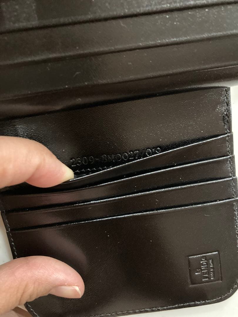 Fendi ブラック モノグラム 二つ折り財布