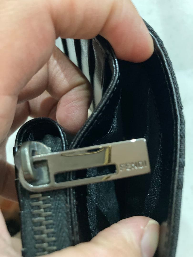 Fendi ブラック モノグラム 二つ折り財布