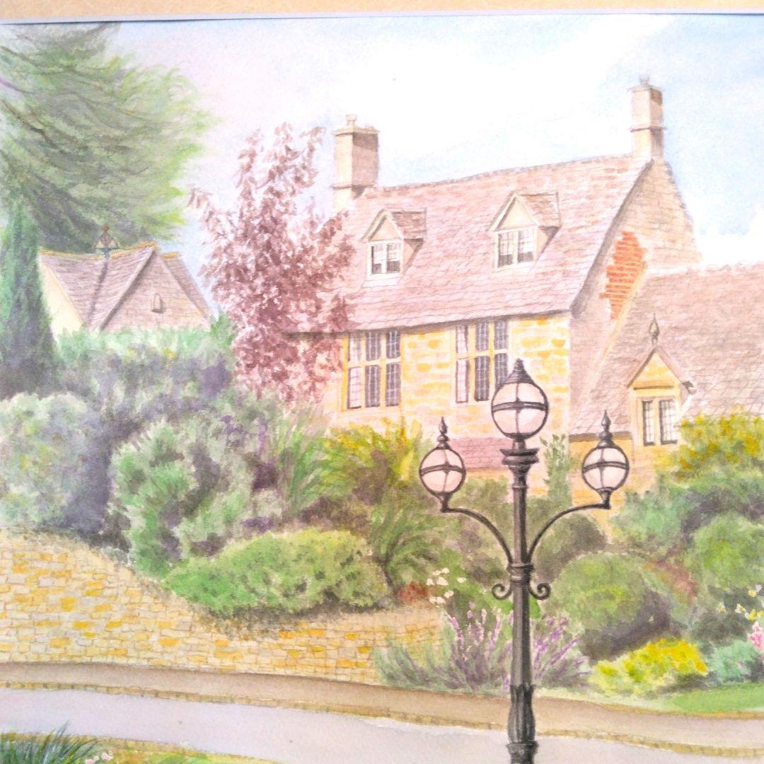 「古風な街灯の立つ街並み」水彩画・風景画・イギリス・コッツウォルズ