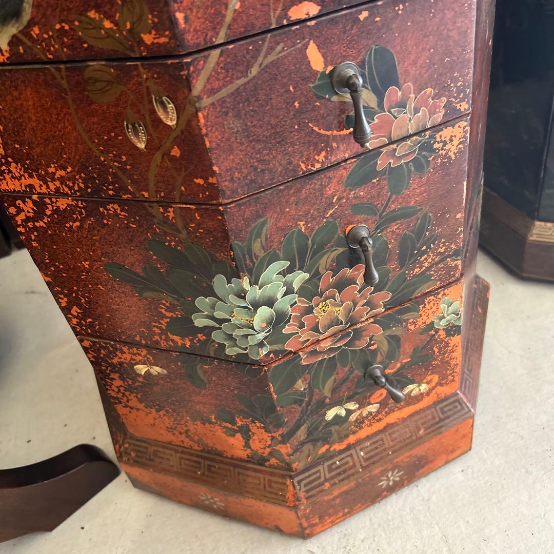 八角形の花鳥模様木製タンス　シノワズリ　引き出し　小箪笥