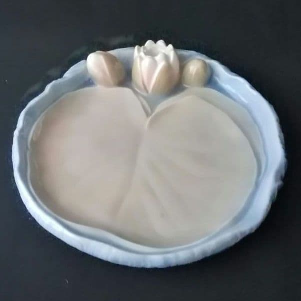 逸品　蓮の花プレート　B&G　ビング オー グレンダール　デンマーク　釉裏彩