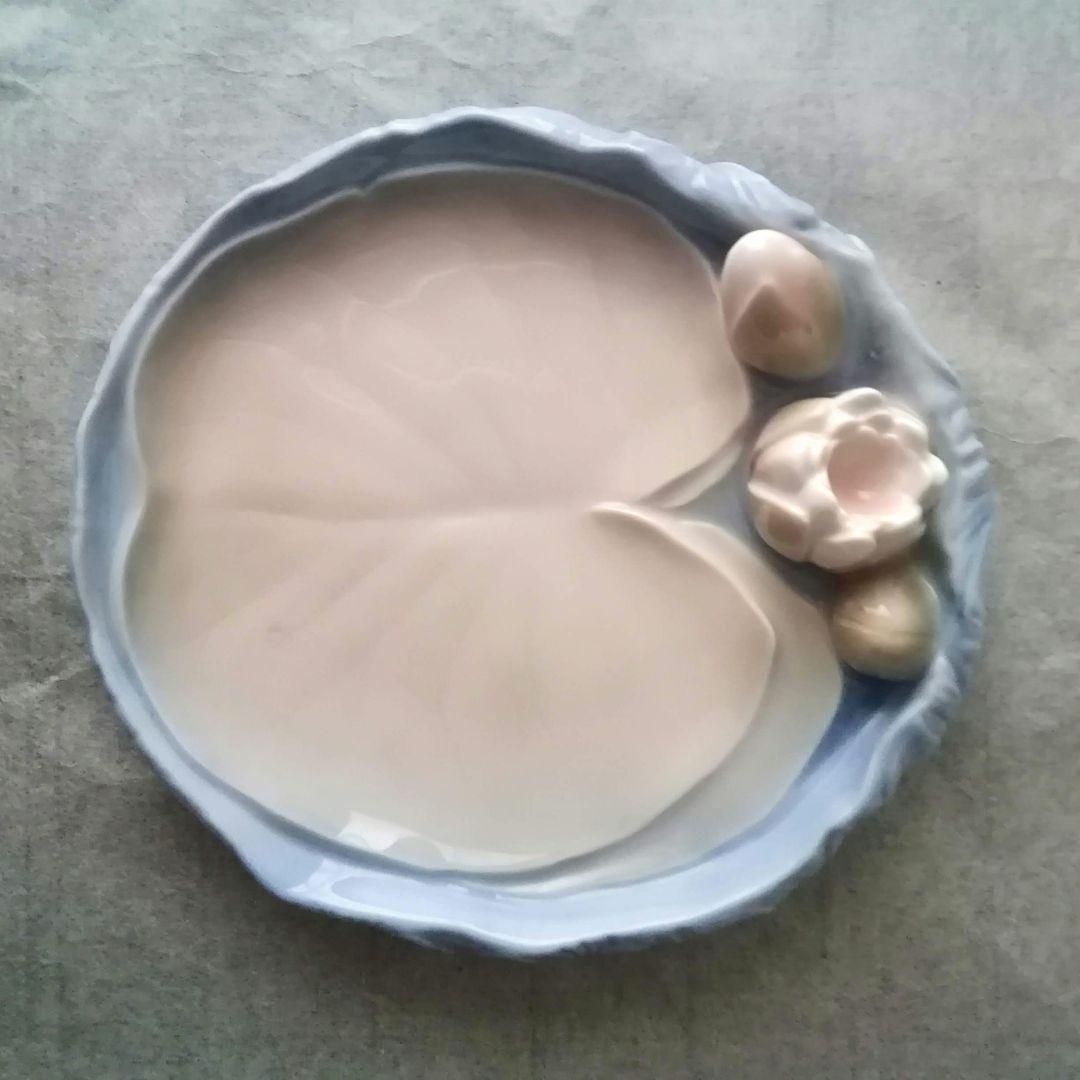 逸品　蓮の花プレート　B&G　ビング オー グレンダール　デンマーク　釉裏彩