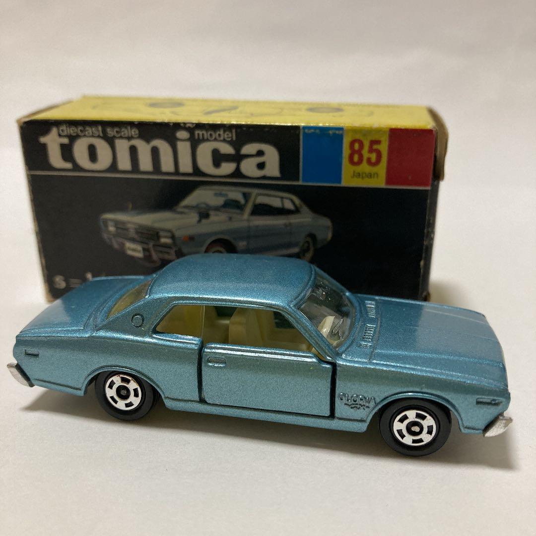 トミカ　日産グロリア2000 GXです。