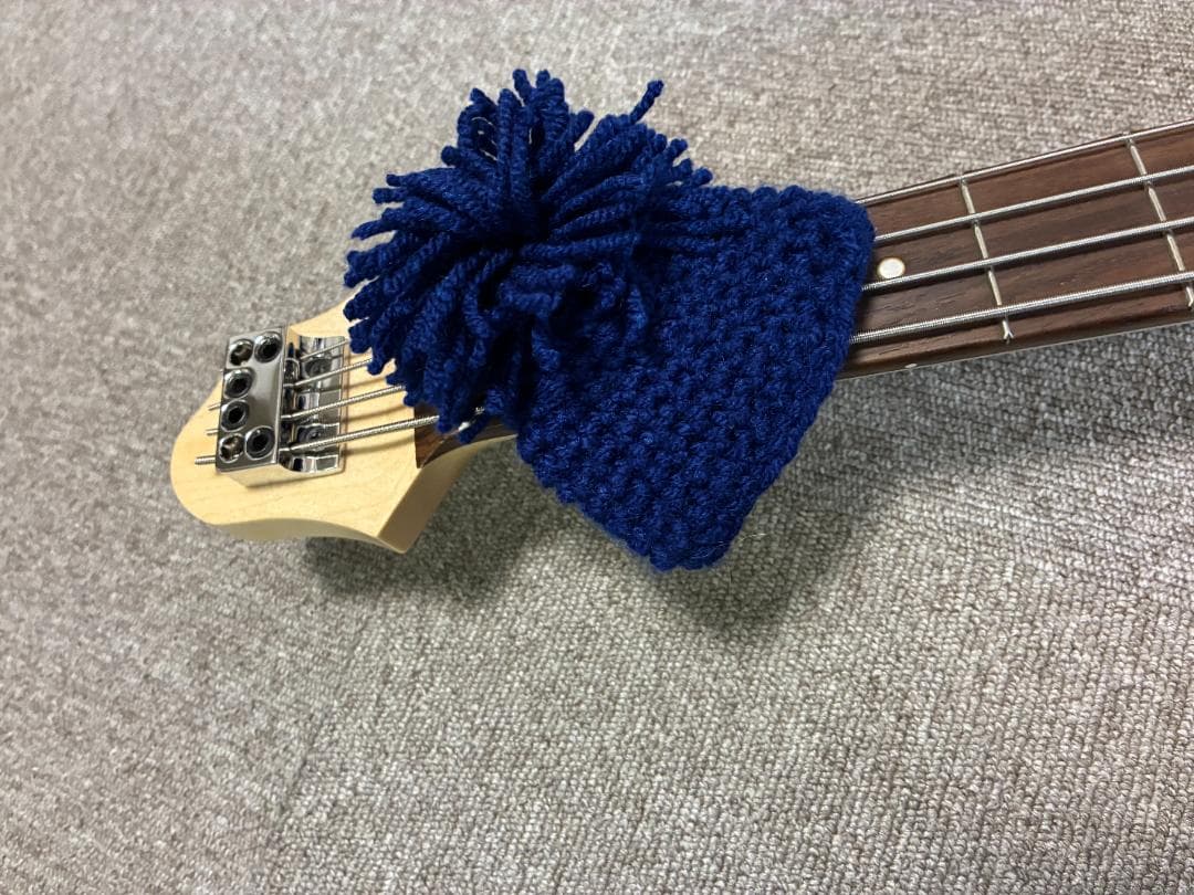 saitias guitars Lorentz 4 Std　軽量ヘッドレスベース