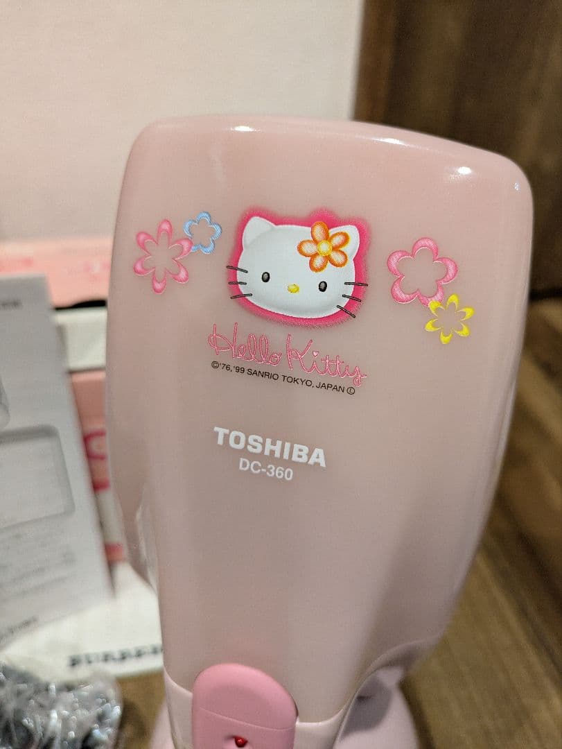 サンリオ KITTY ハローキティ東芝充電式ハンドクリーナー 新品 年代物