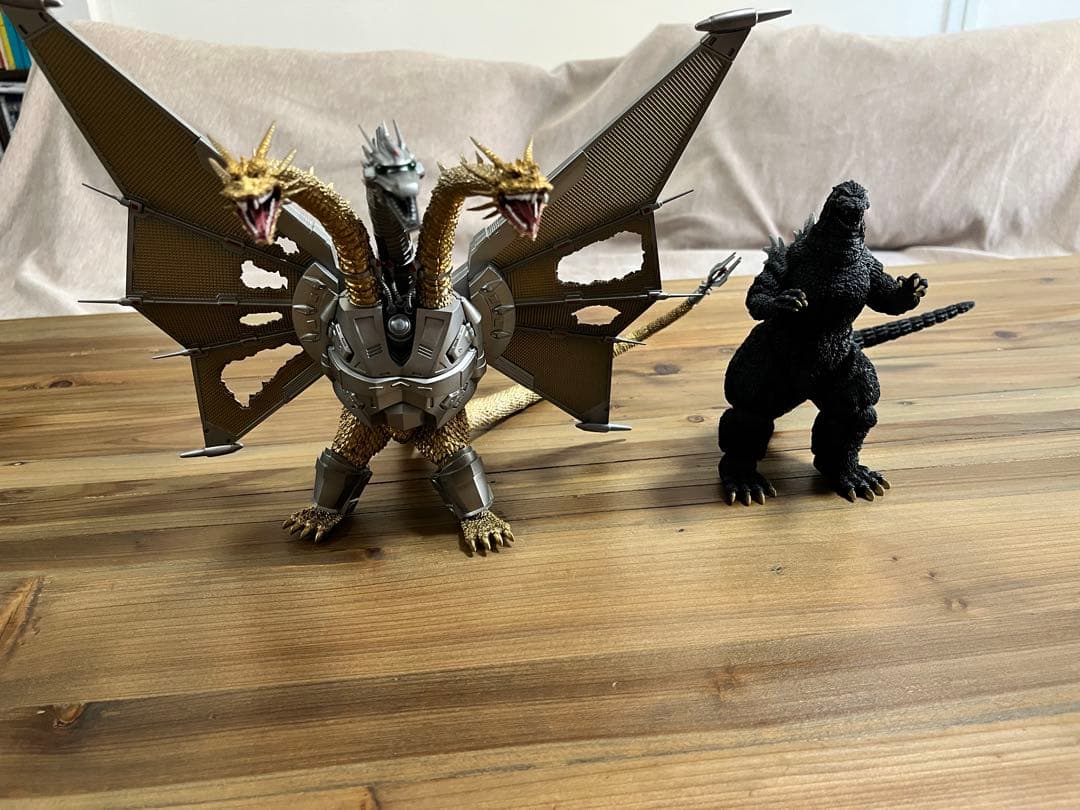 チ*ギ様 モンスターアーツ　ゴジラ　メカキングギドラ