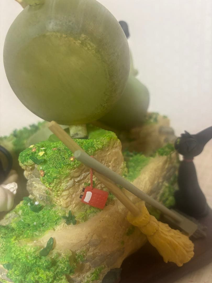 スタジオジブリ　魔女の宅急便　ウォーターガーデン　置物