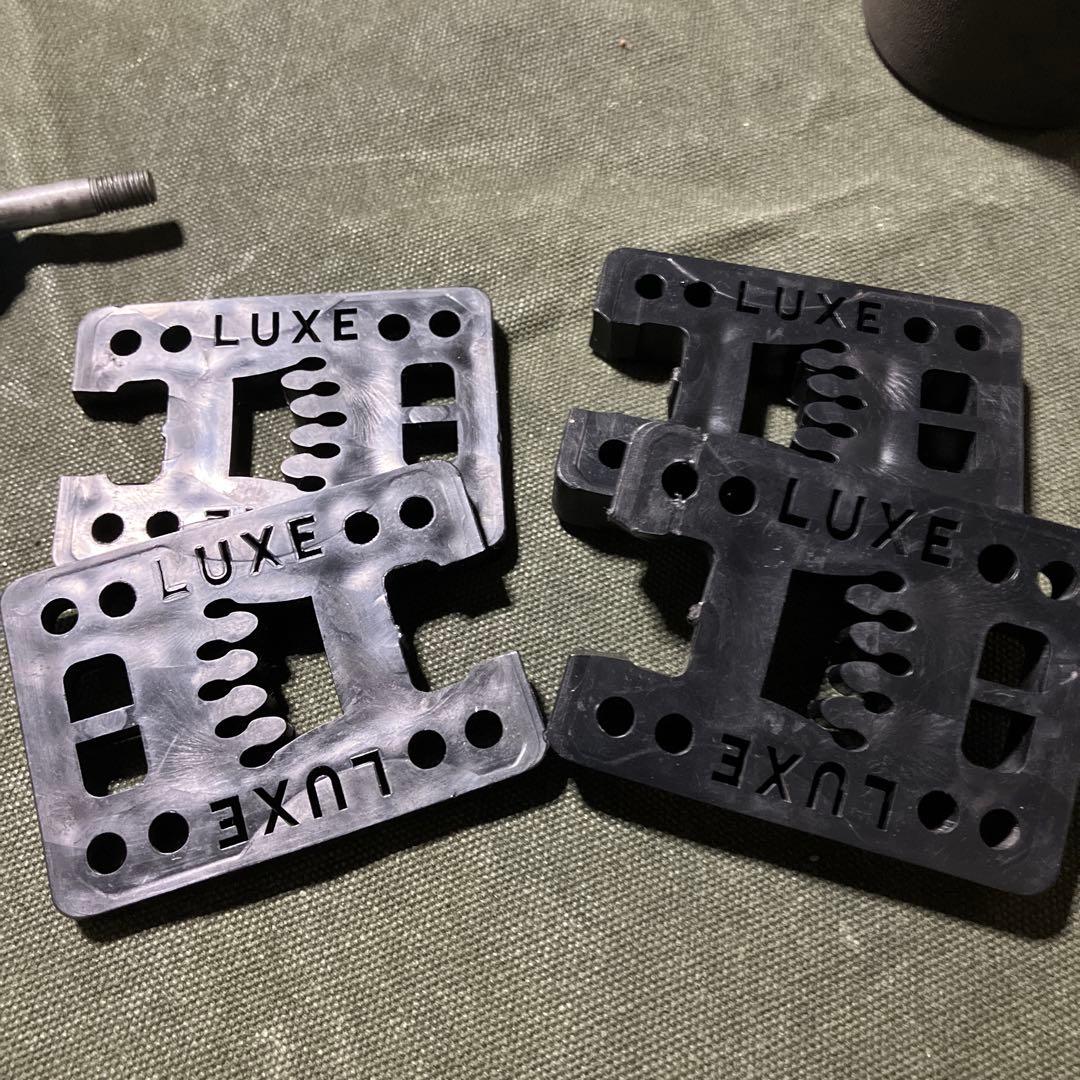 surf rodz TKP 159 リップタイドブッシュ、ビス、ライザーパッド付