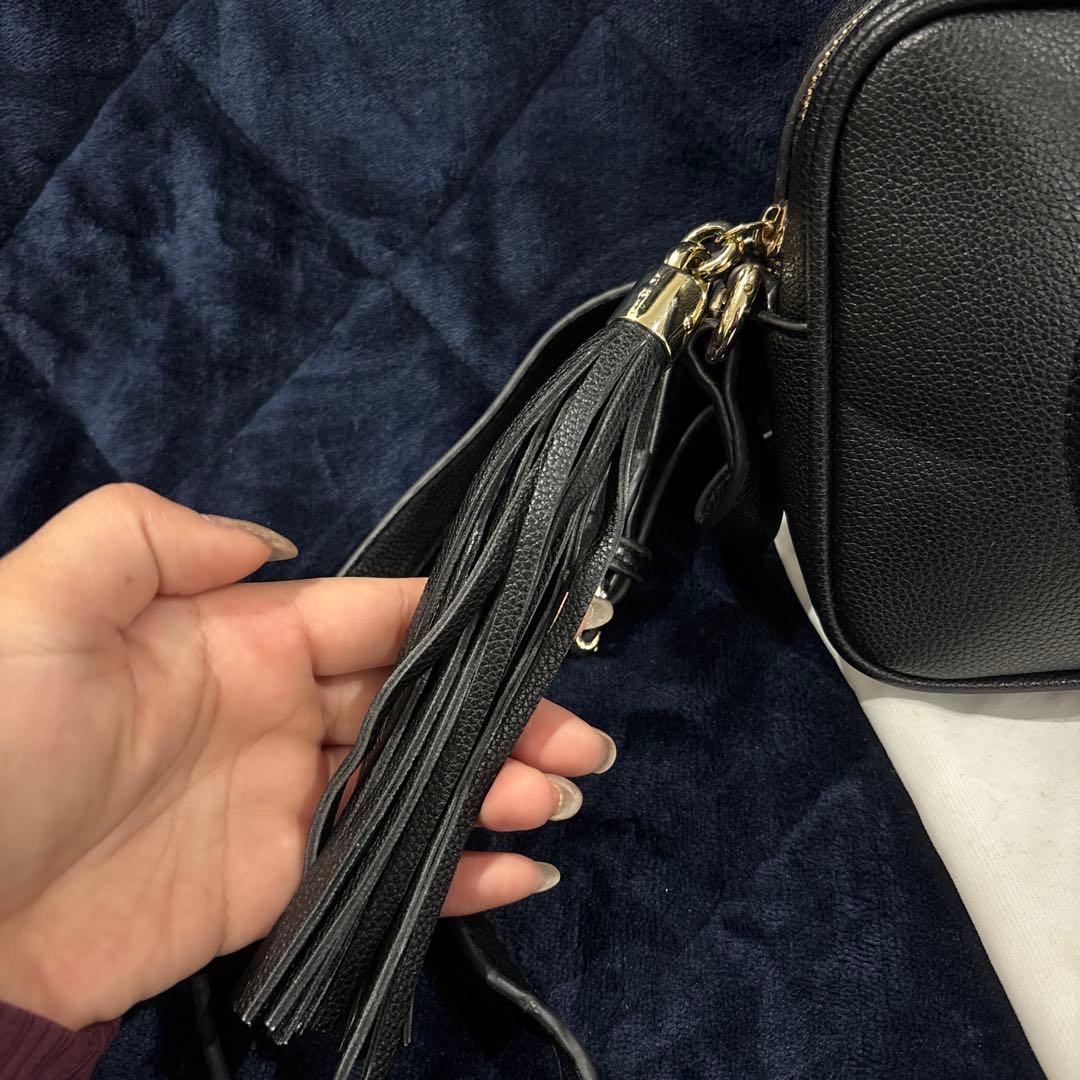 GUCCI ブラック ショルダーバッグ フリンジ付き