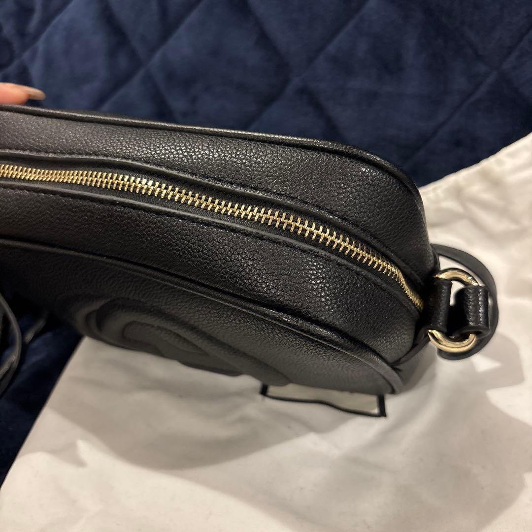 GUCCI ブラック ショルダーバッグ フリンジ付き