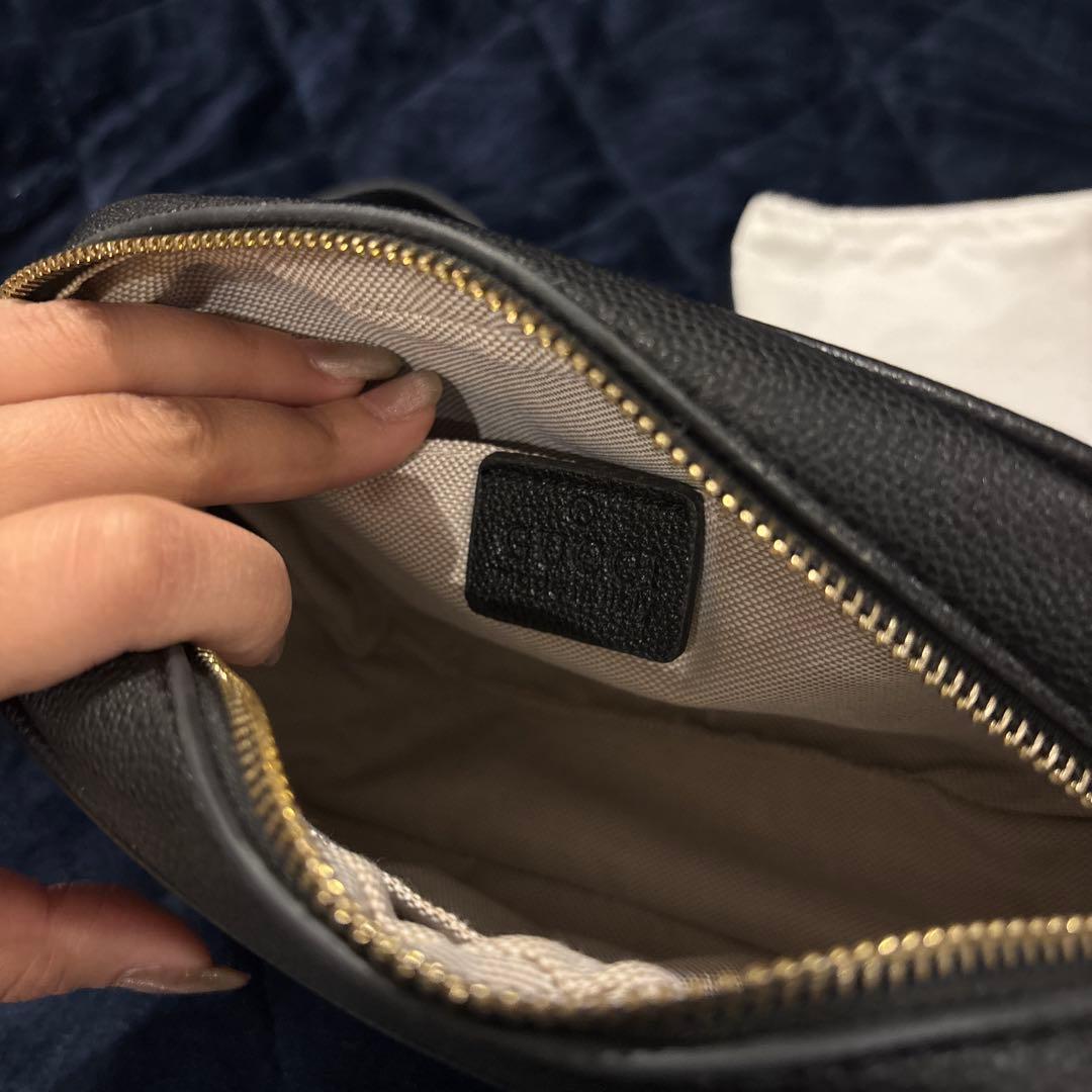 GUCCI ブラック ショルダーバッグ フリンジ付き