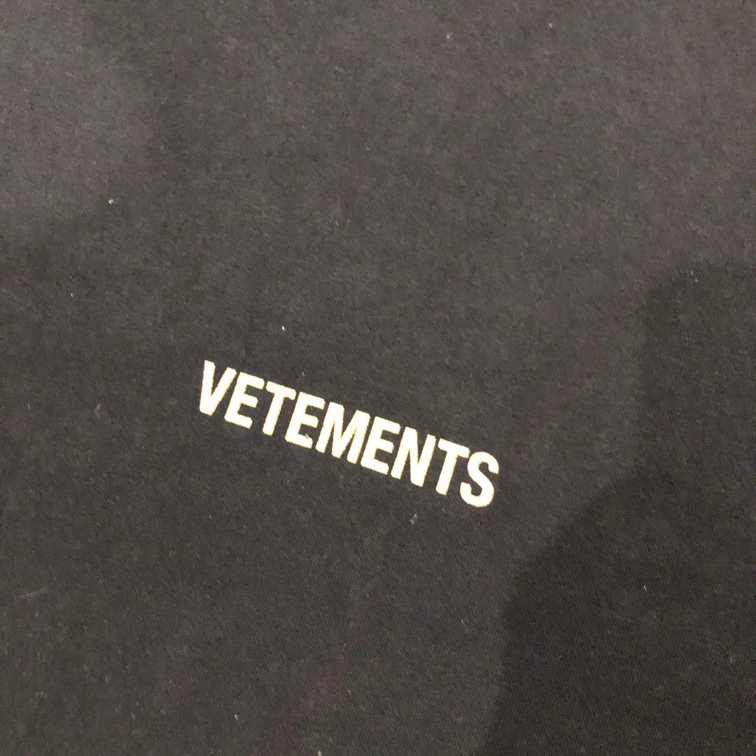 VETEMENTS ヴェトモン 半袖シャツ ブラック