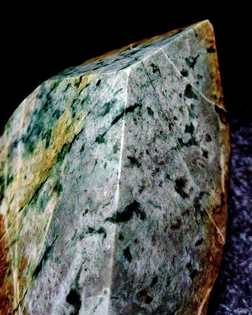 専用★翡翠原石★糸魚川硬玉【大所川・転石・ノジュール翡翠・切り出し0.8kg】