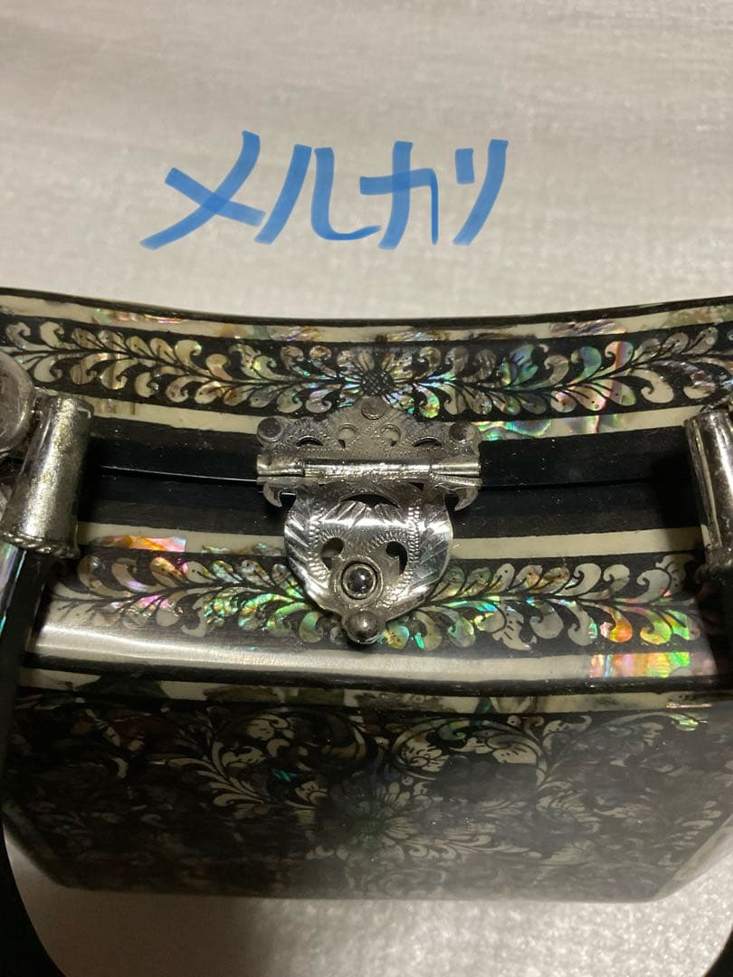中国製／螺鈿バッグ。中古品。【ちょっとしたお出かけなどに　ファッションバッグ】。