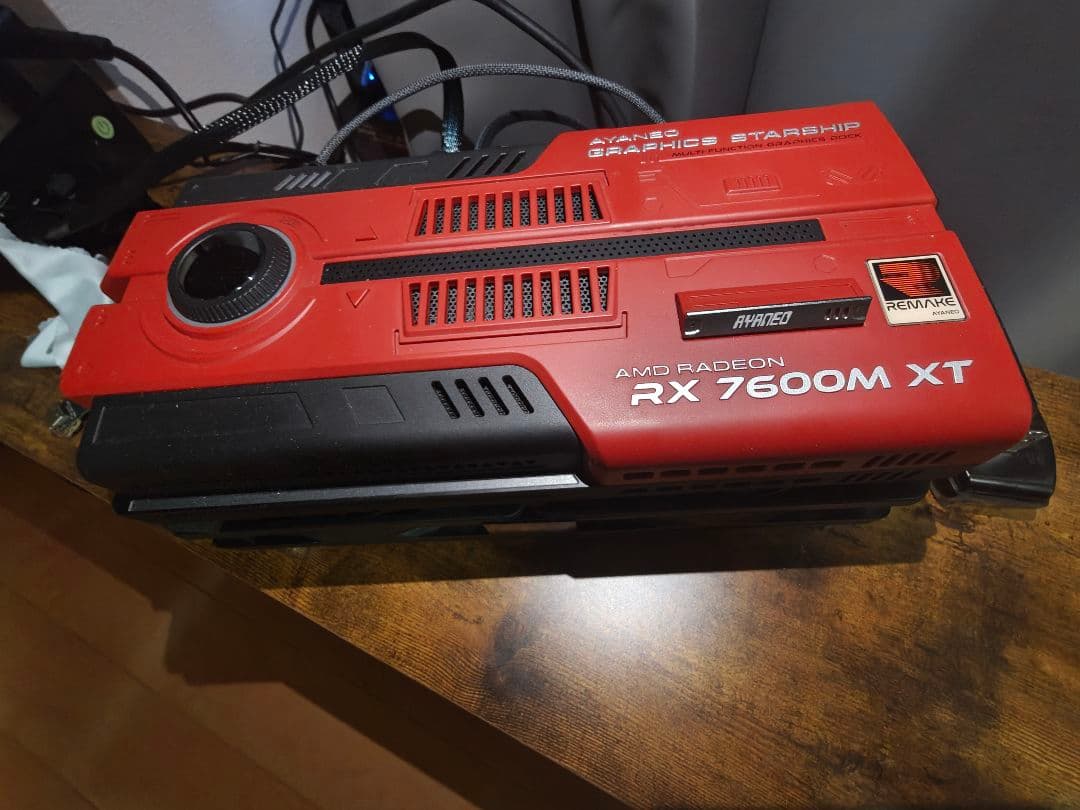 AYANEO　AG01 RX 7600M XT 外付けGPU　egp